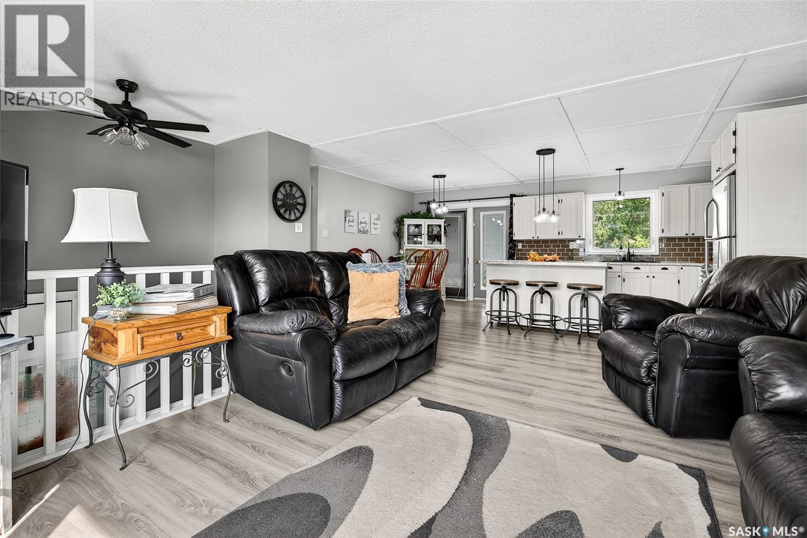 Photo 9 of 1643 Marquis Avenue, Moose Jaw SK