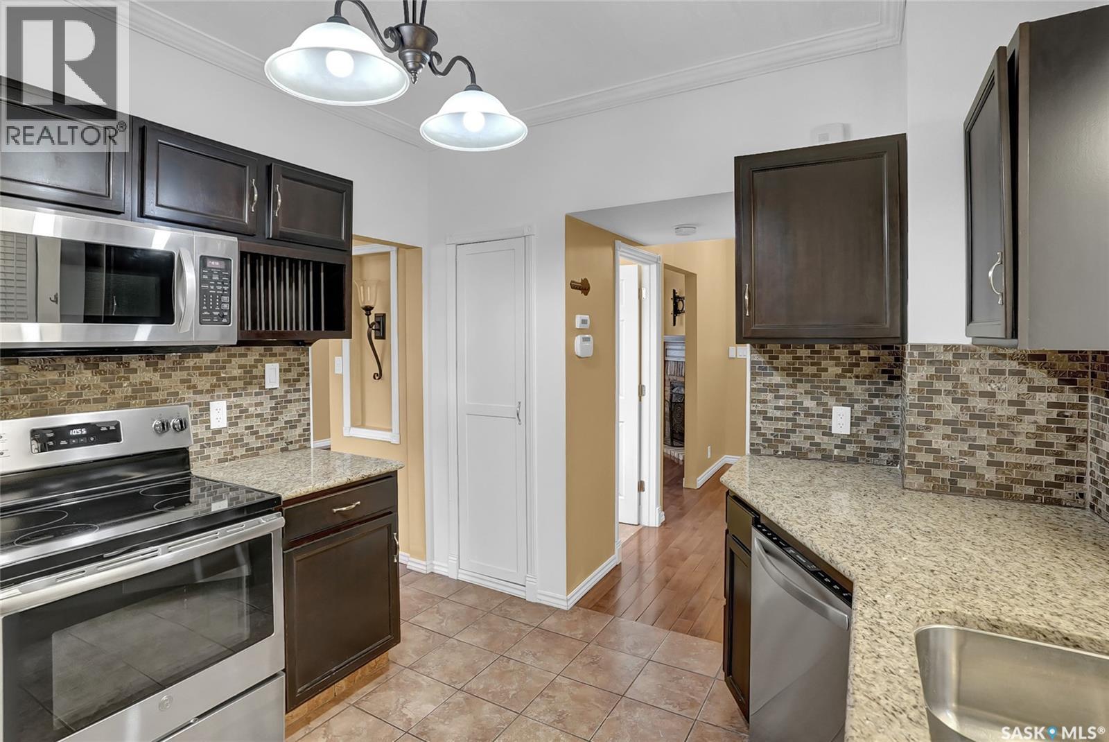 Photo 12 of 2264 Elphinstone Street, Regina SK
