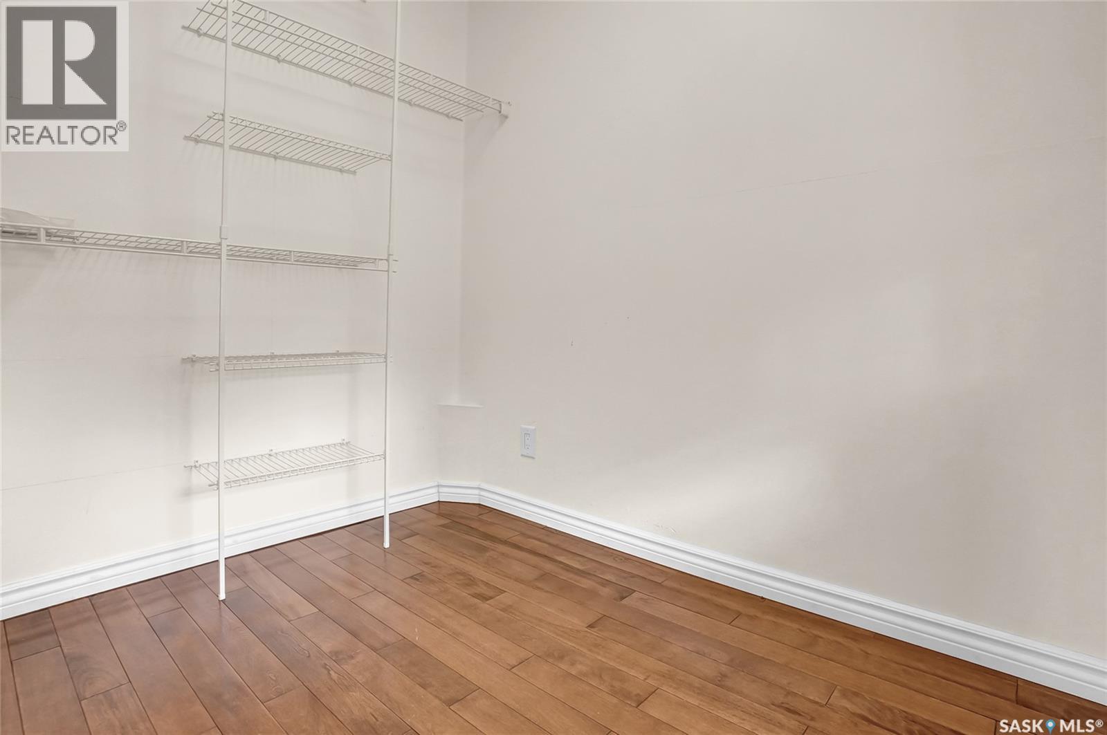 Photo 21 of 2264 Elphinstone Street, Regina SK