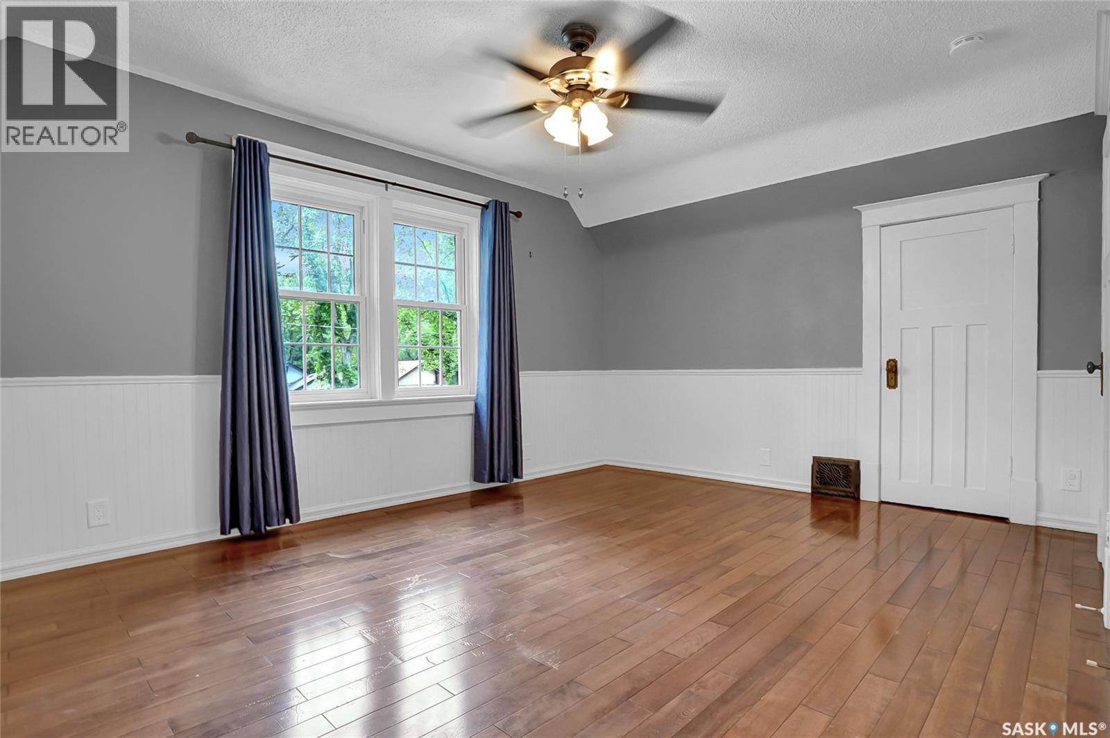 Photo 22 of 2264 Elphinstone Street, Regina SK