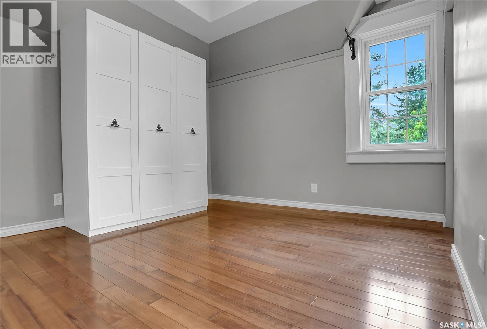 Photo 27 of 2264 Elphinstone Street, Regina SK