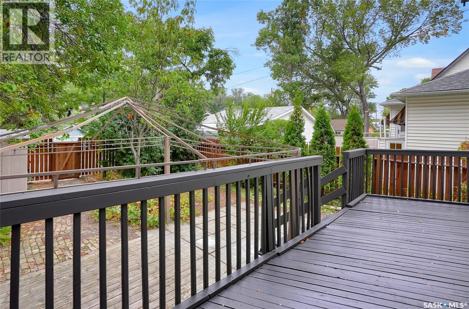 Photo 32 of 2264 Elphinstone Street, Regina SK
