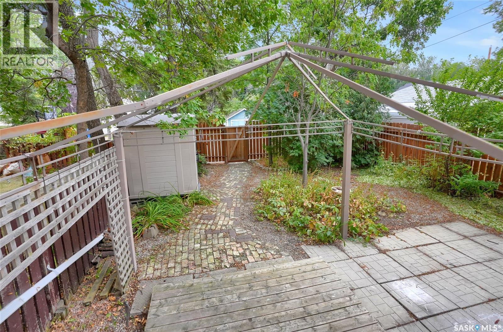 Photo 33 of 2264 Elphinstone Street, Regina SK
