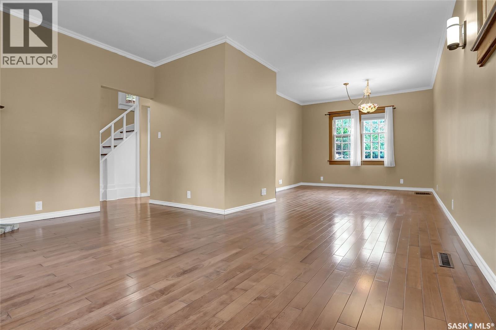 Photo 6 of 2264 Elphinstone Street, Regina SK