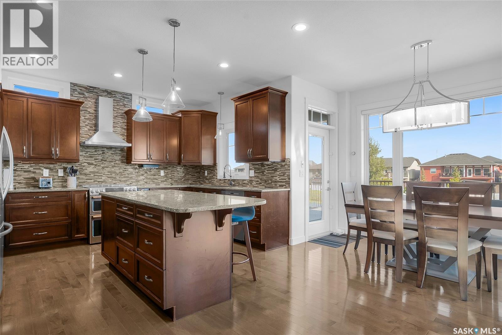Photo 11 of 622 Thiessen Street, Warman SK