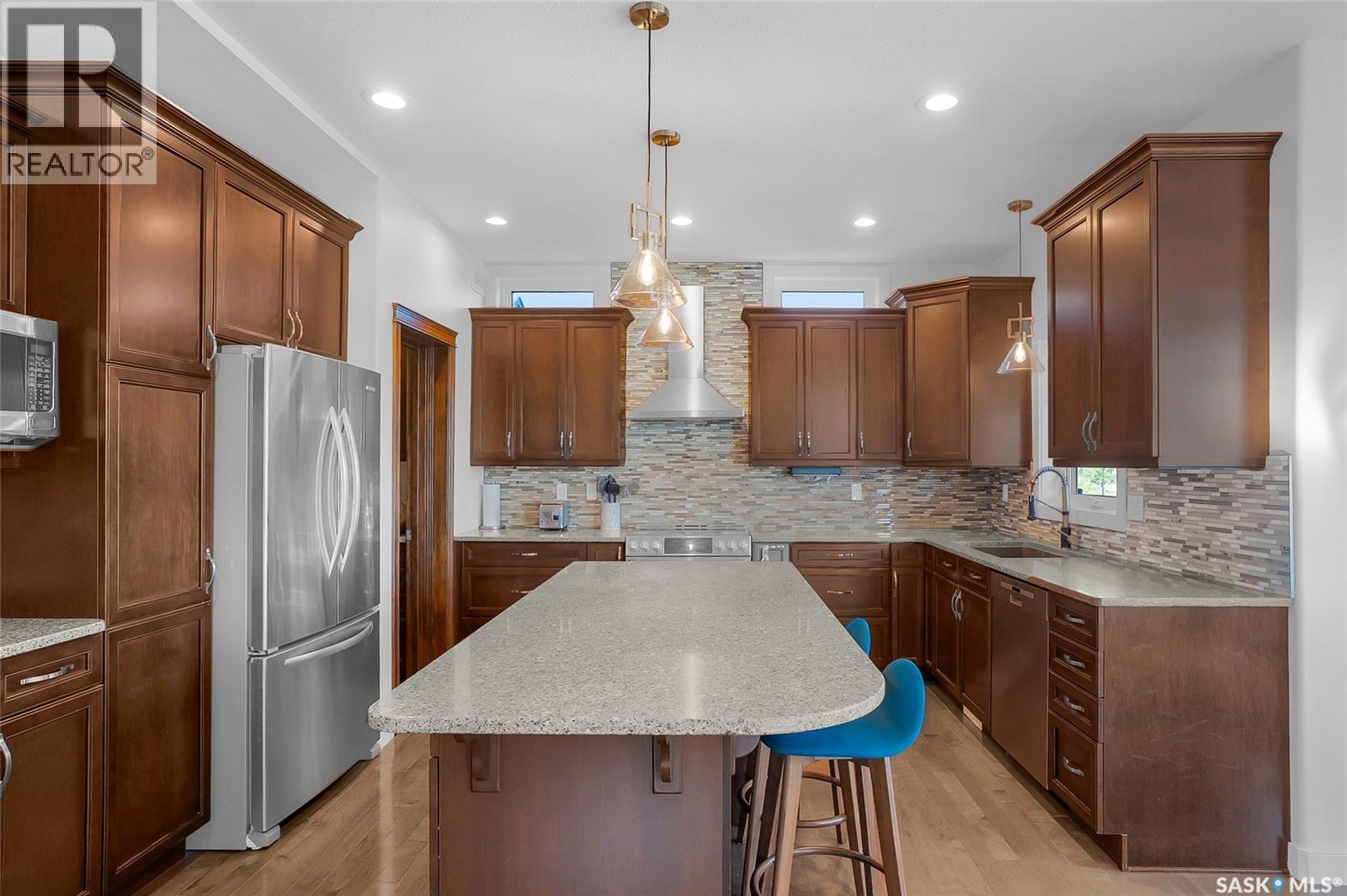 Photo 13 of 622 Thiessen Street, Warman SK