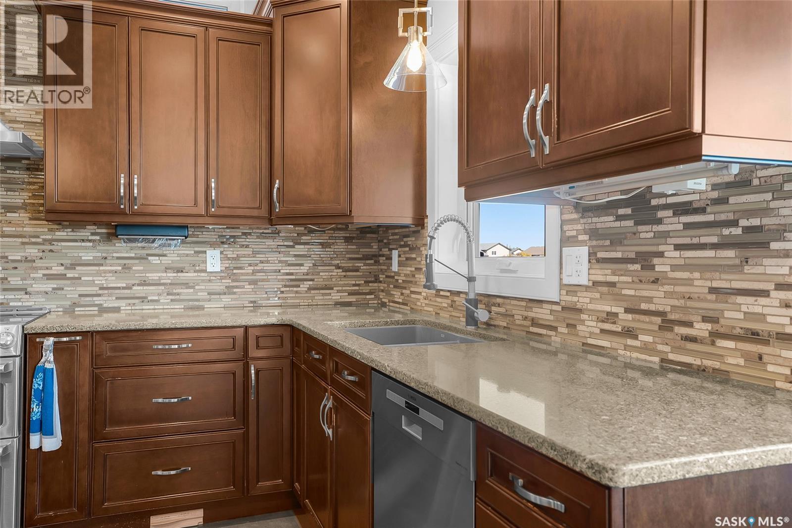 Photo 14 of 622 Thiessen Street, Warman SK