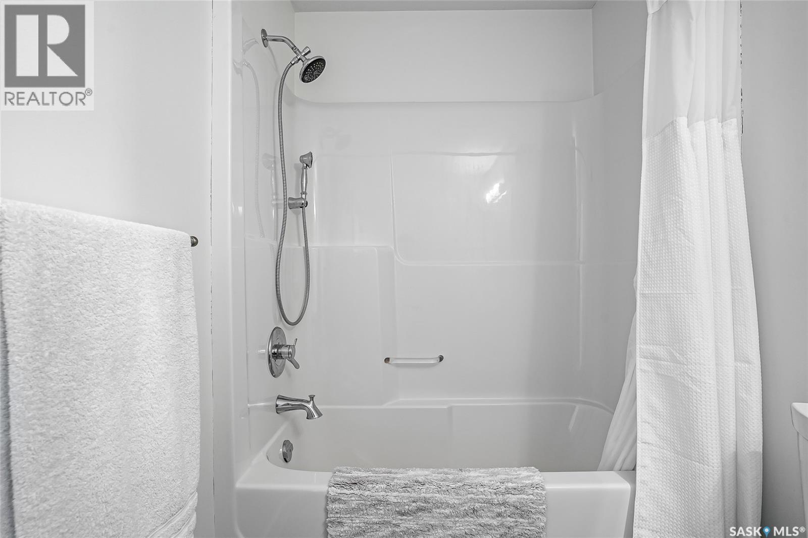 Photo 25 of 622 Thiessen Street, Warman SK