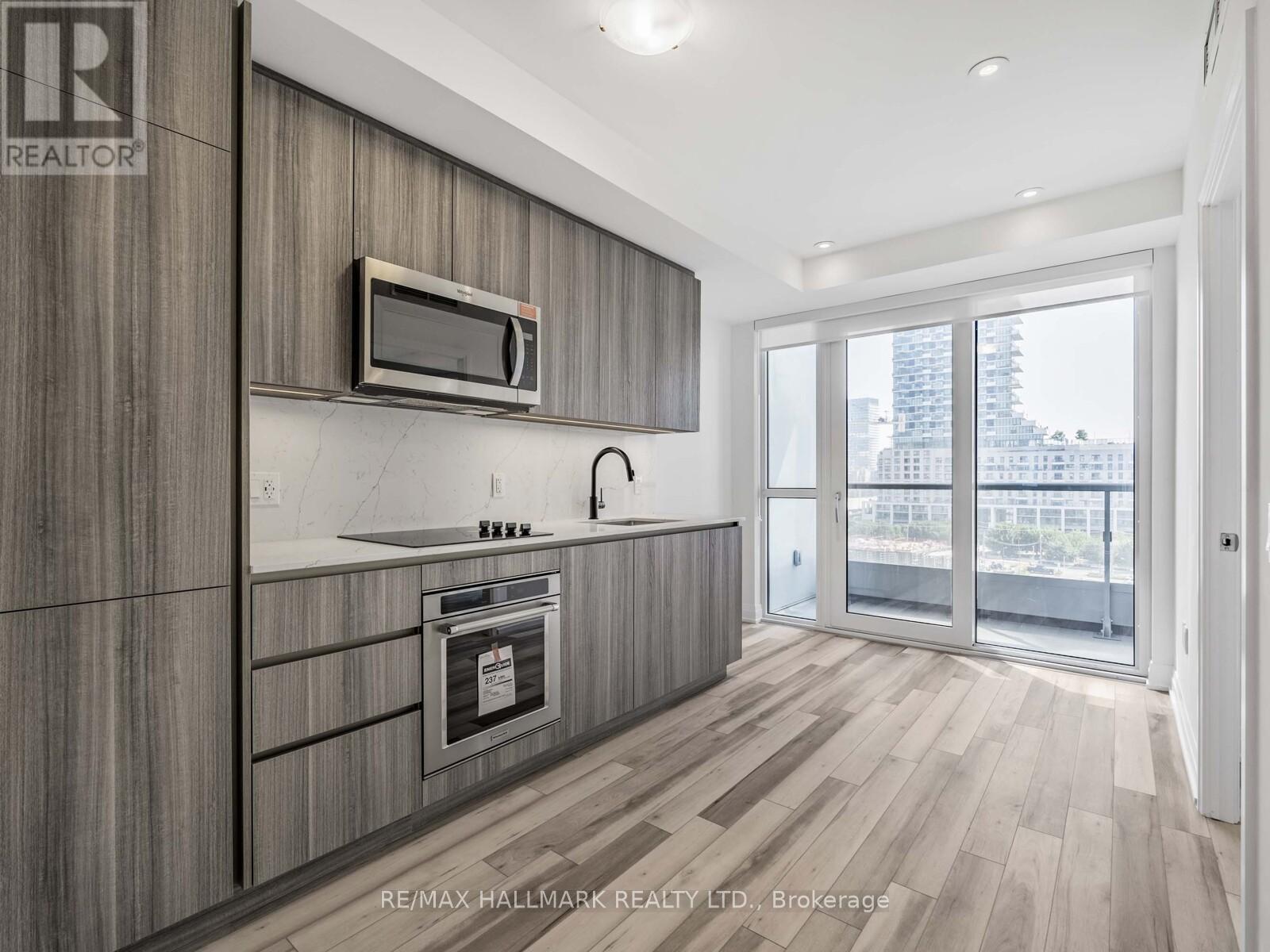 Photo 2 of 713 15 Richardson Street, Toronto ON