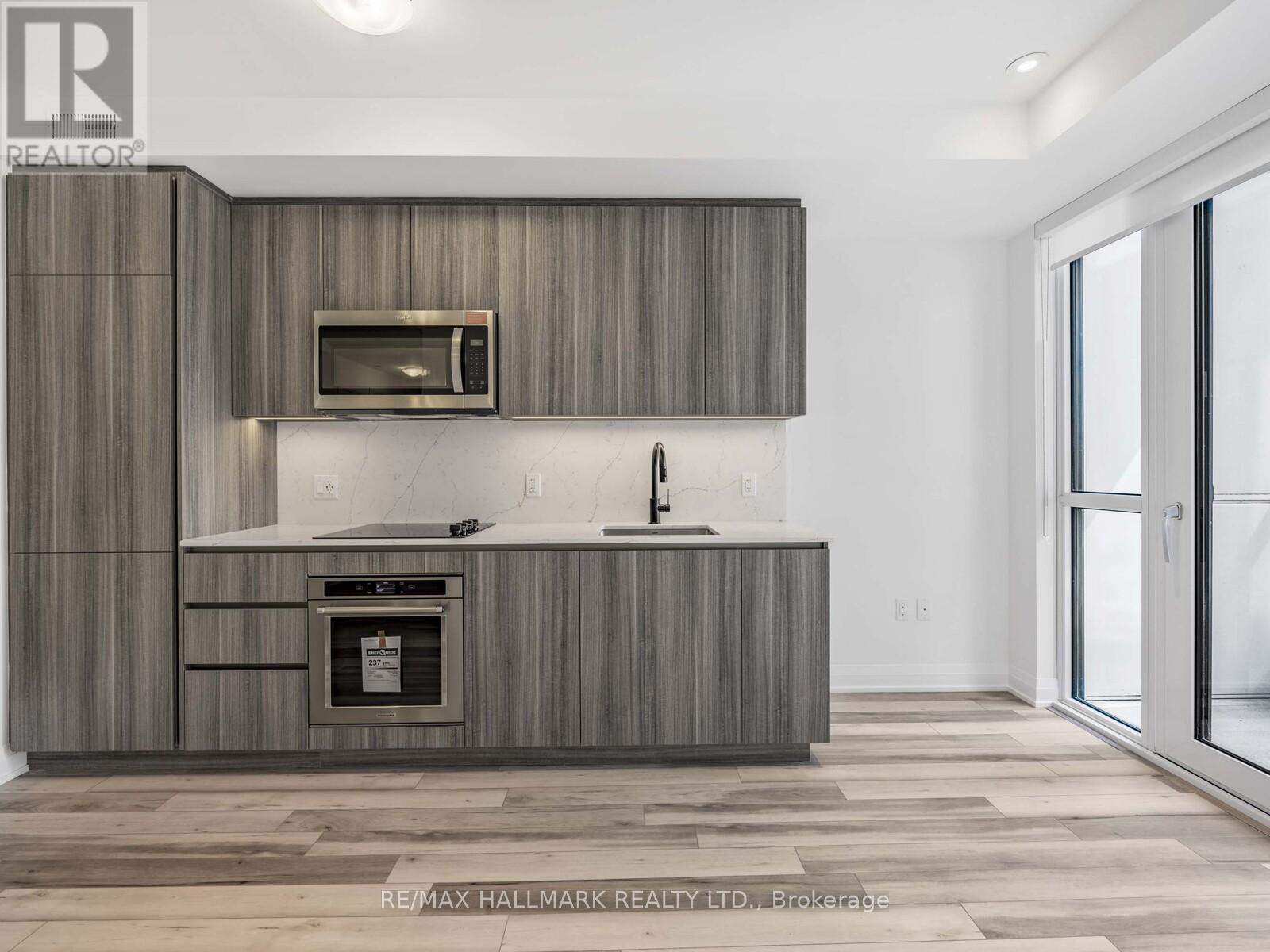 Photo 4 of 713 15 Richardson Street, Toronto ON