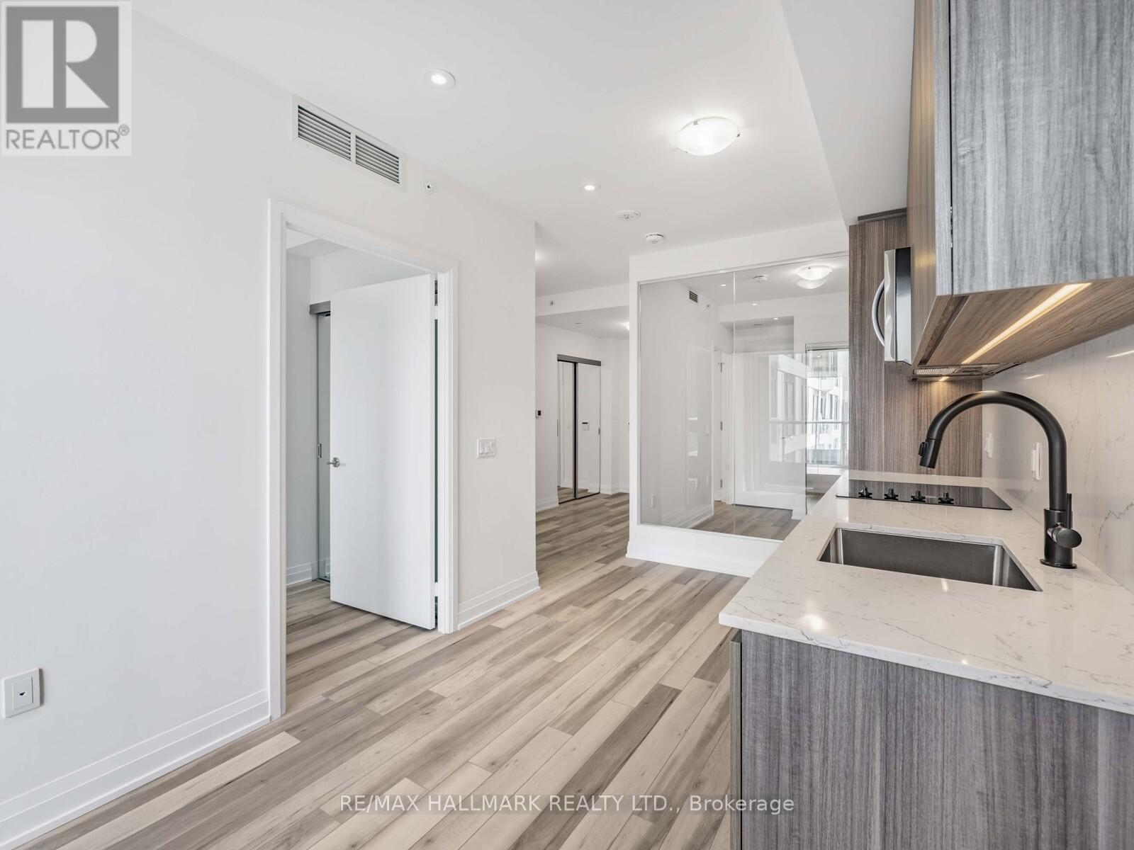 Photo 5 of 713 15 Richardson Street, Toronto ON