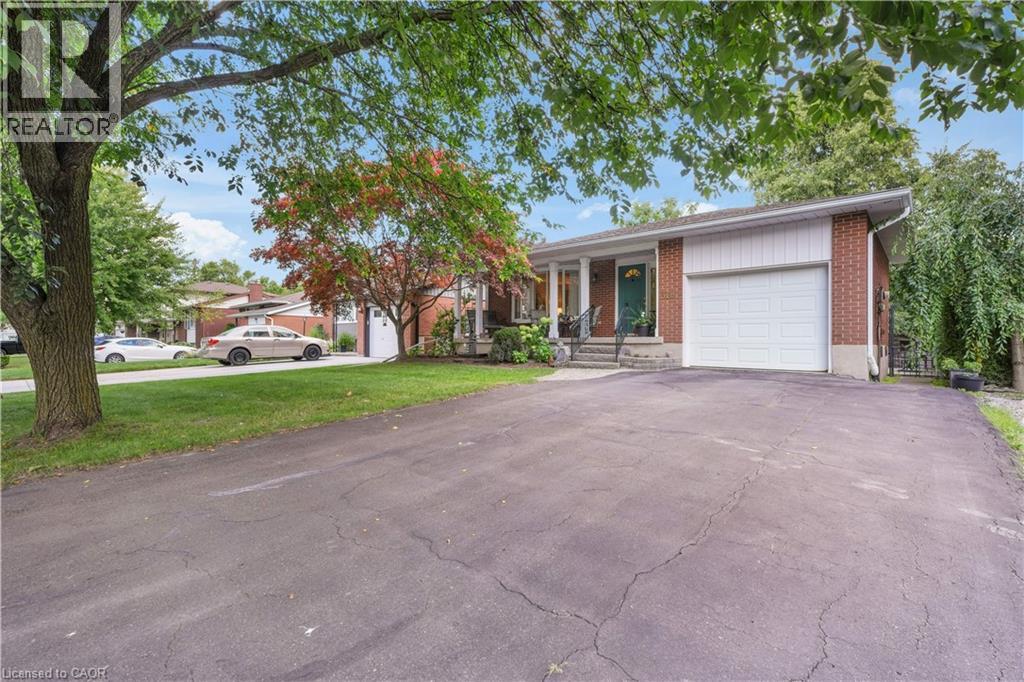 Photo 2 of 310 Daleside Place, Waterloo ON