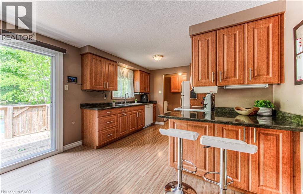 Photo 14 of 82 Roseneath Crescent, Kitchener ON
