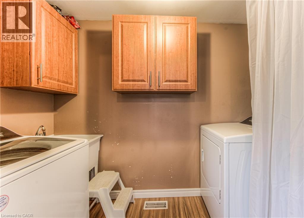 Photo 17 of 82 Roseneath Crescent, Kitchener ON