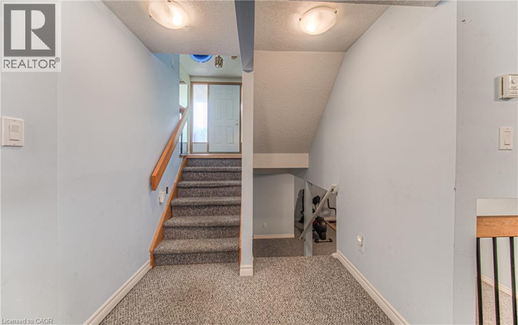Photo 32 of 82 Roseneath Crescent, Kitchener ON