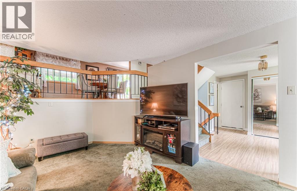 Photo 8 of 82 Roseneath Crescent, Kitchener ON