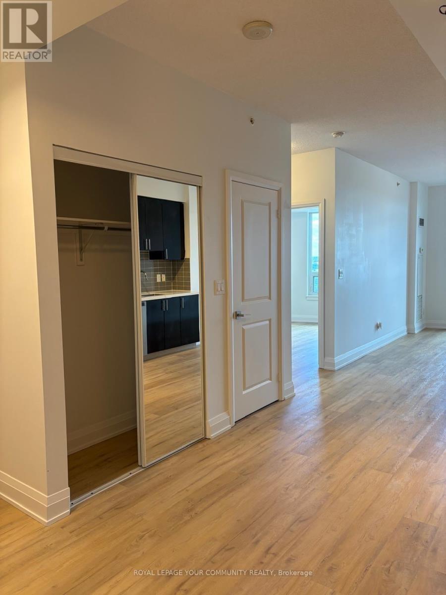 Photo 4 of 1606 7171 Yonge Street, Markham ON