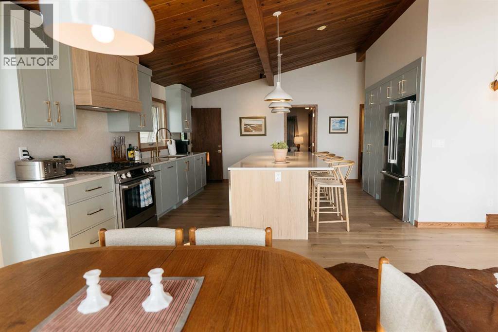 Photo 12 of 391 Birchcliff Road, Birchcliff AB