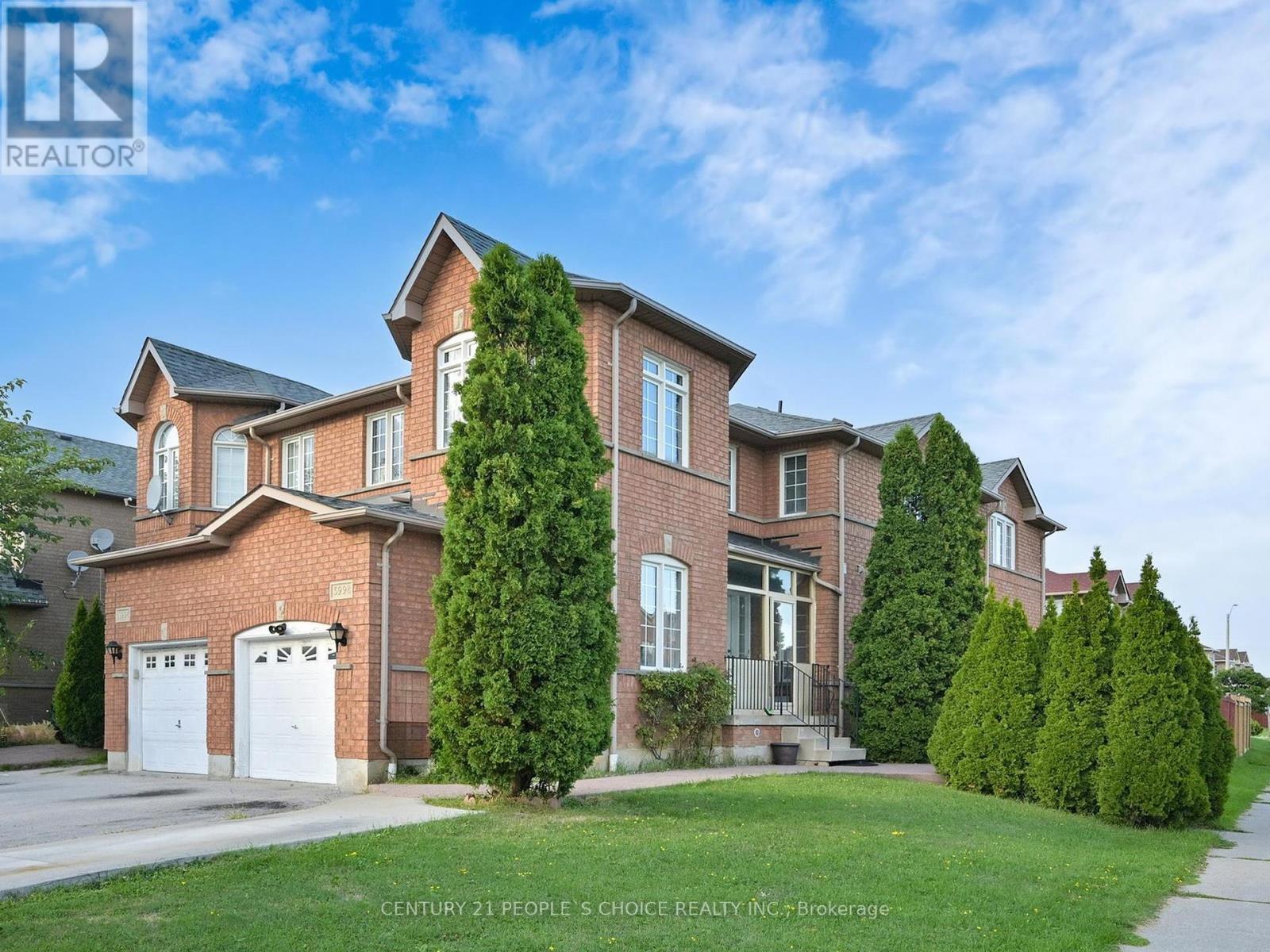 Photo 2 of 5998 Gant Crescent, Mississauga ON