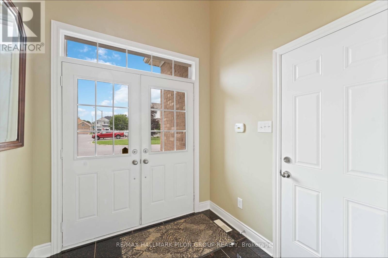 Photo 11 of 188 Whispering Winds Way, Ottawa ON