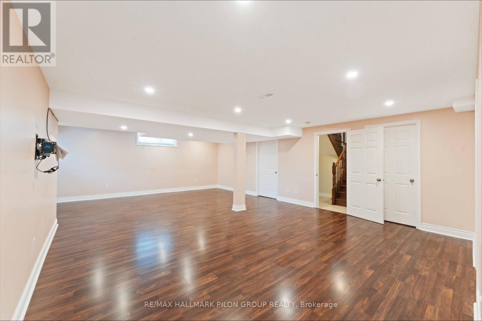 Photo 12 of 188 Whispering Winds Way, Ottawa ON
