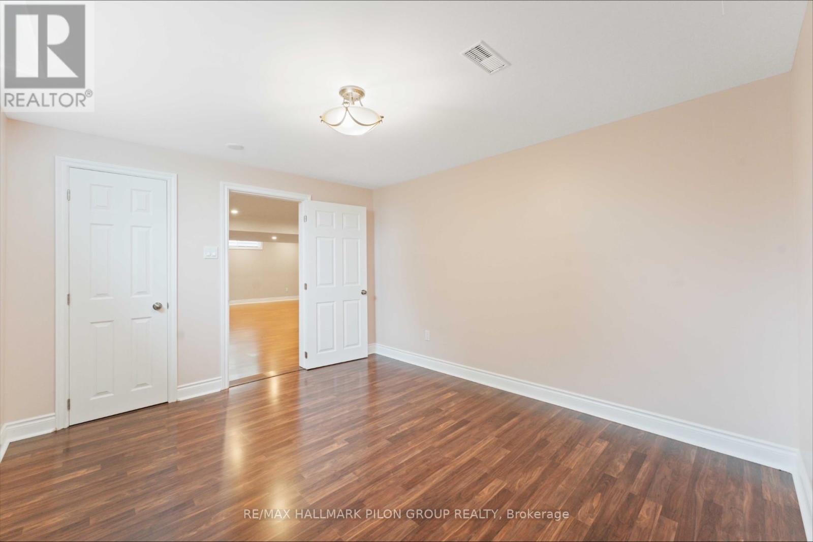 Photo 13 of 188 Whispering Winds Way, Ottawa ON
