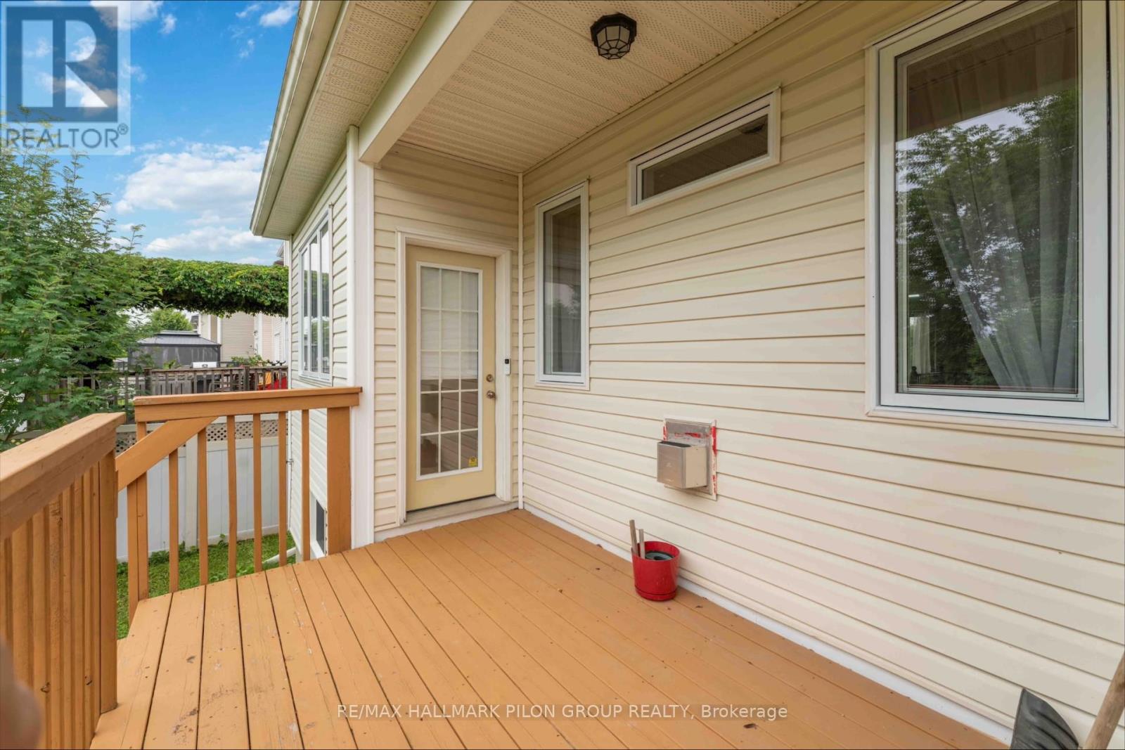 Photo 15 of 188 Whispering Winds Way, Ottawa ON