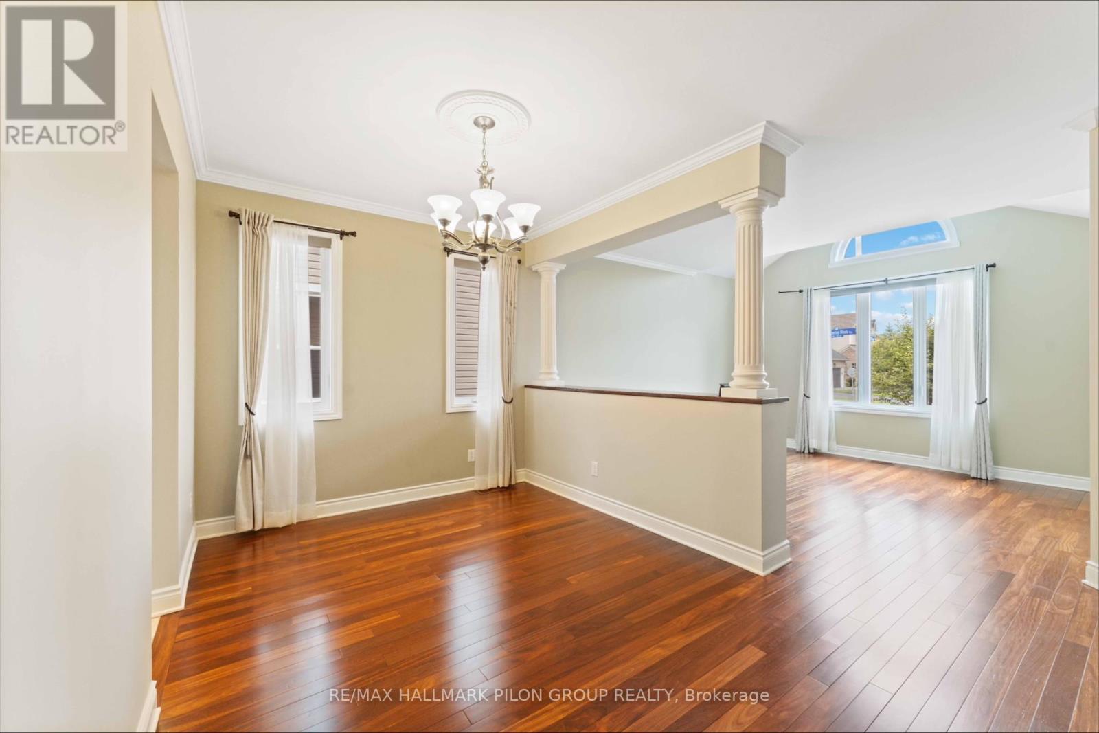 Photo 8 of 188 Whispering Winds Way, Ottawa ON