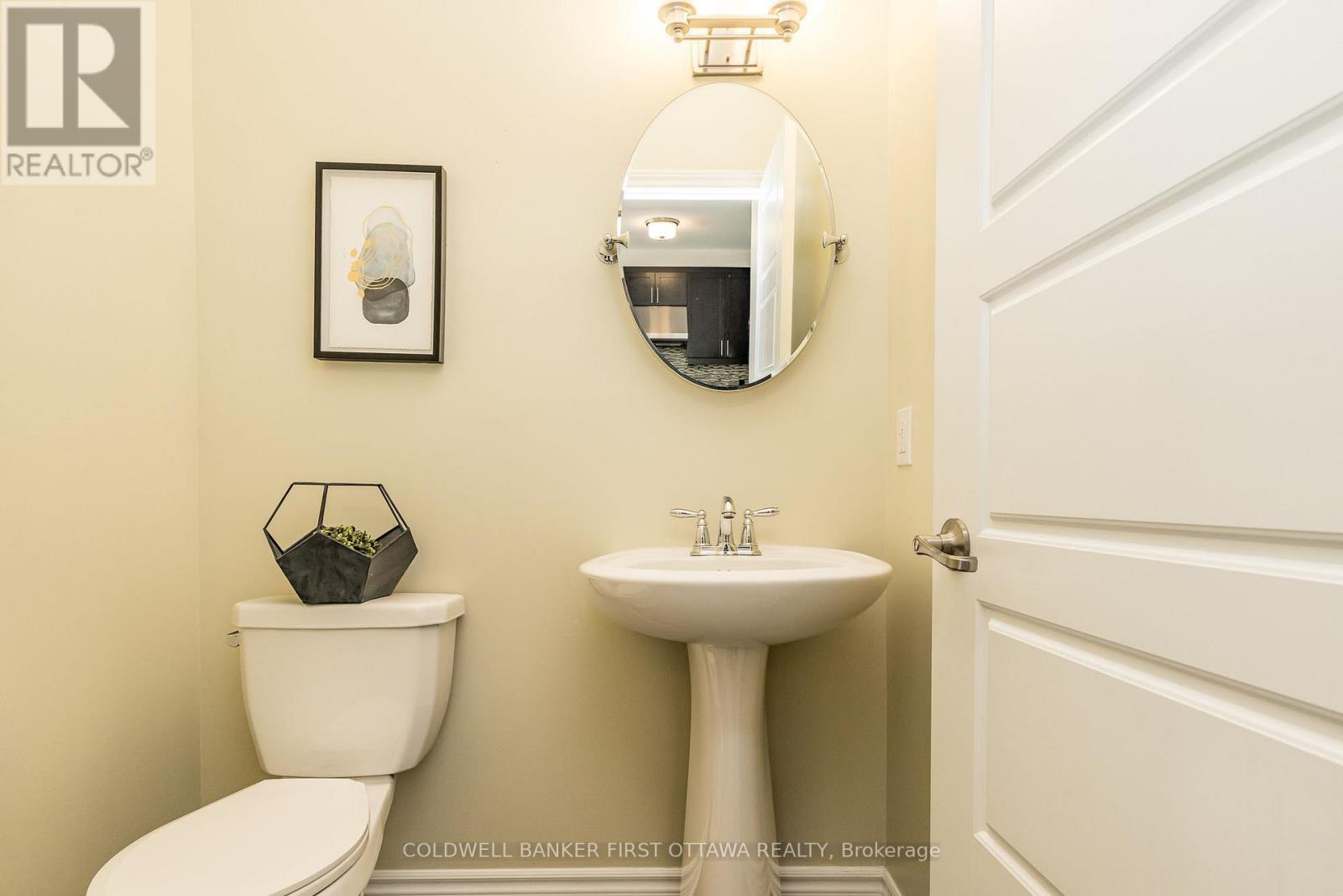 Photo 13 of 170 Flowing Creek Circle, Ottawa ON