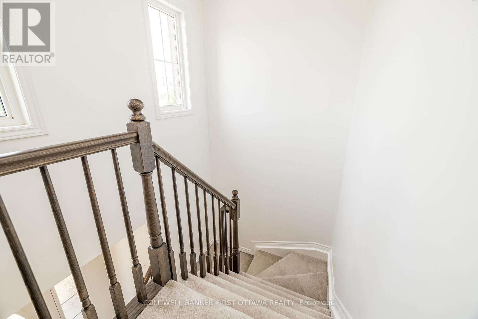 Photo 15 of 170 Flowing Creek Circle, Ottawa ON