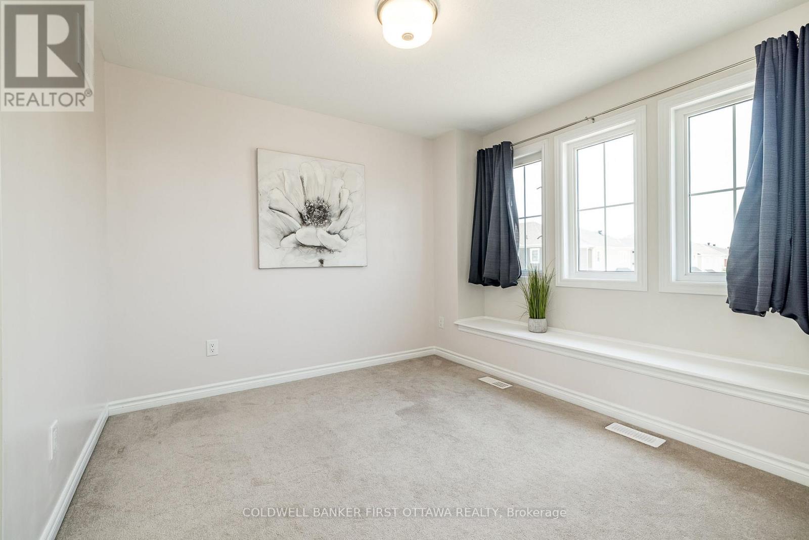 Photo 27 of 170 Flowing Creek Circle, Ottawa ON