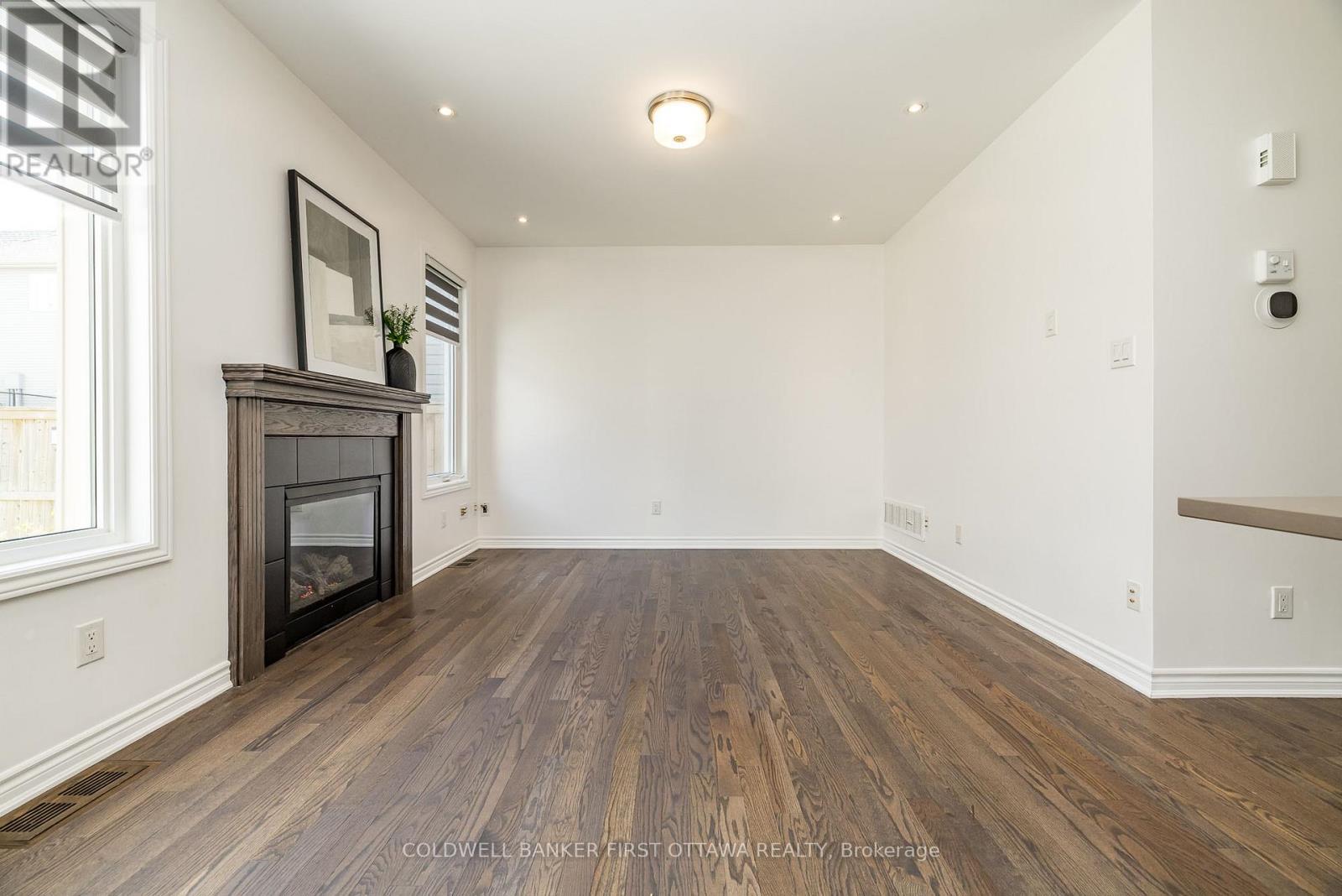 Photo 6 of 170 Flowing Creek Circle, Ottawa ON