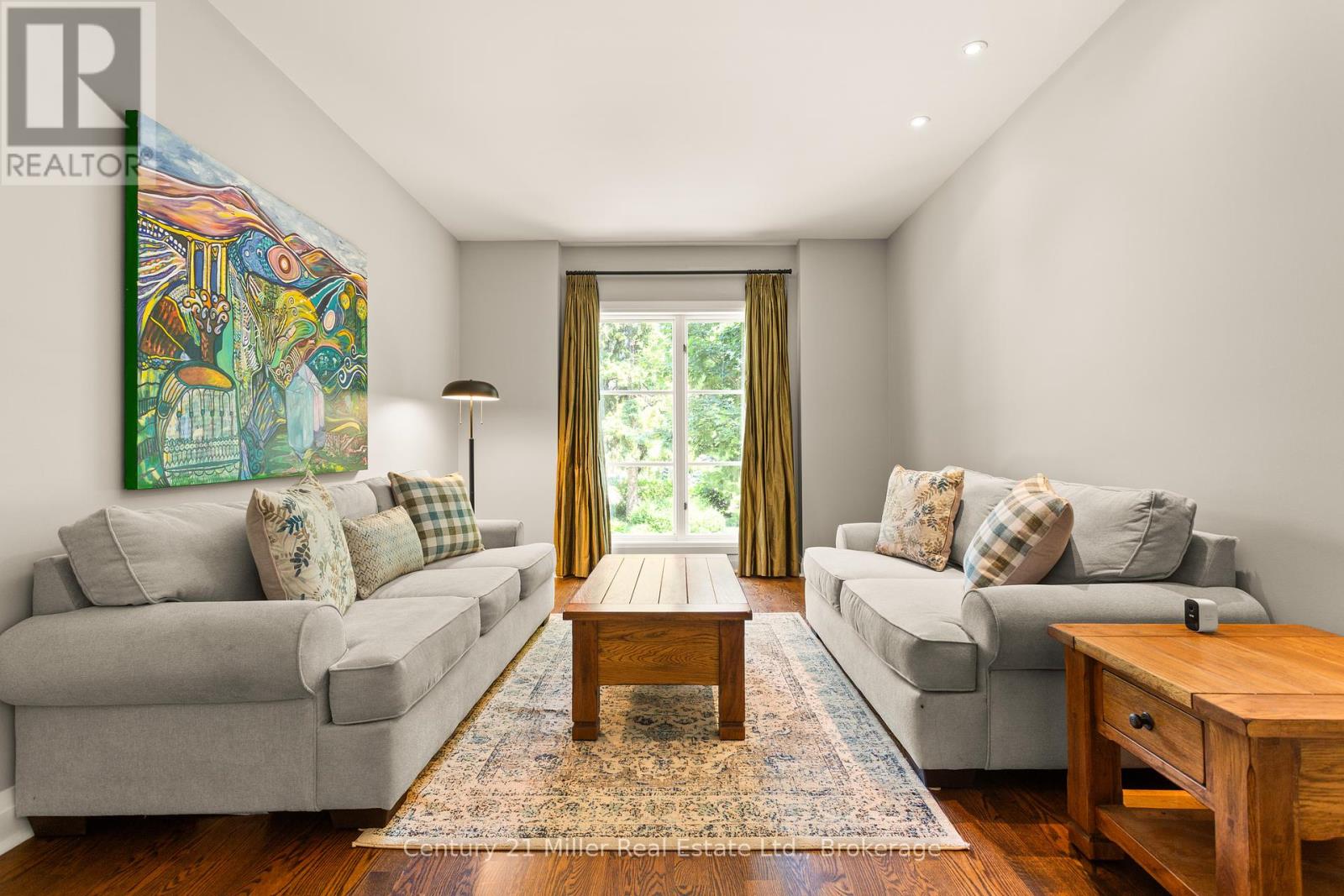 Photo 12 of 412 Maple Grove Drive, Oakville ON