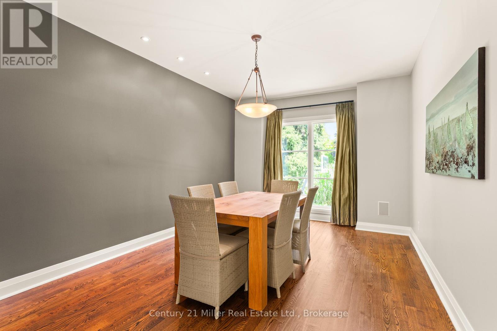 Photo 13 of 412 Maple Grove Drive, Oakville ON