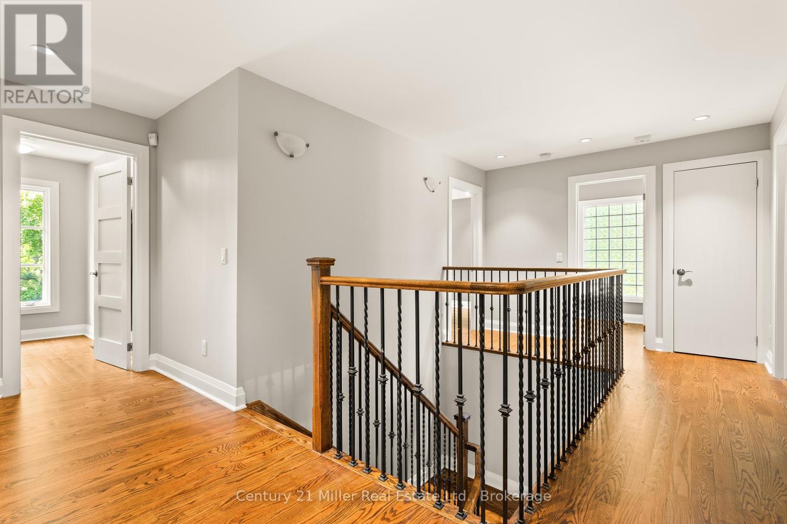 Photo 15 of 412 Maple Grove Drive, Oakville ON