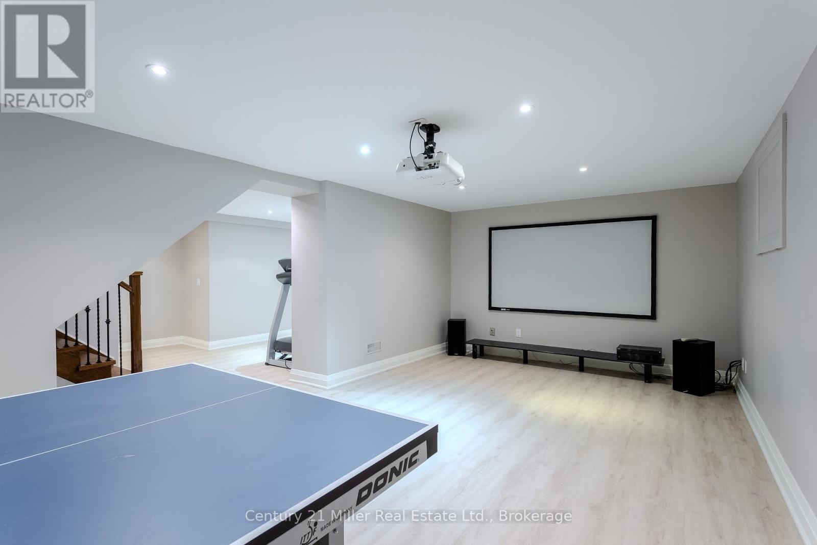 Photo 29 of 412 Maple Grove Drive, Oakville ON