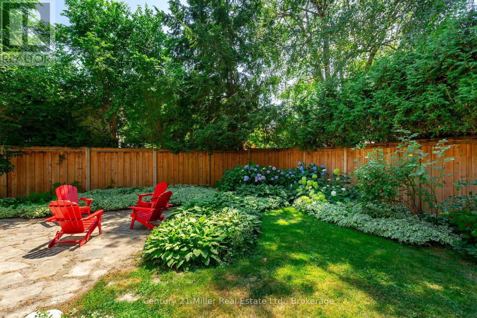 Photo 35 of 412 Maple Grove Drive, Oakville ON
