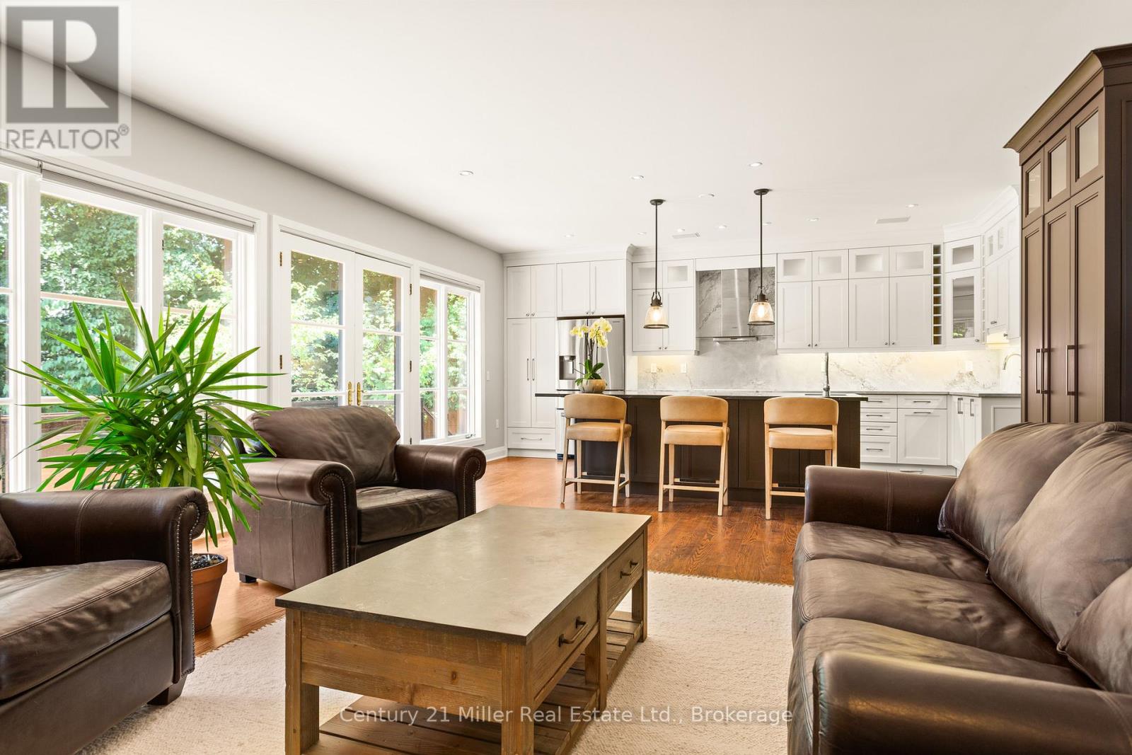 Photo 7 of 412 Maple Grove Drive, Oakville ON