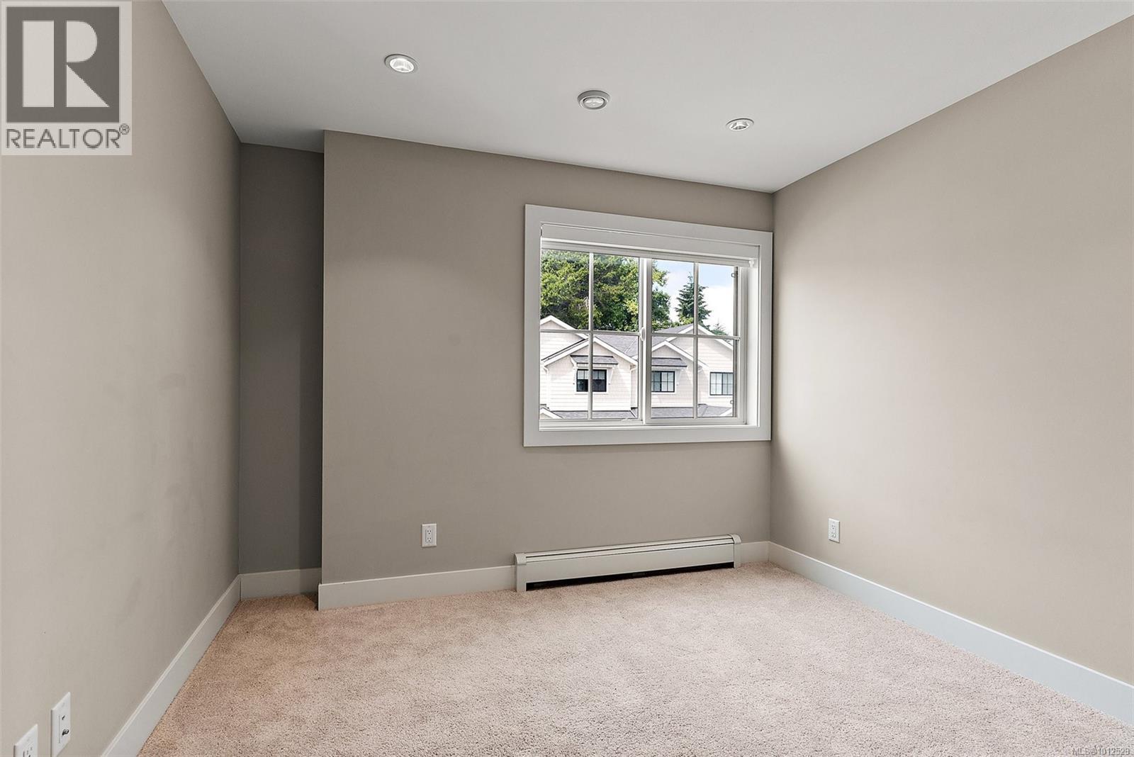 Photo 12 of 104 2096 Kennedy St, Sooke BC
