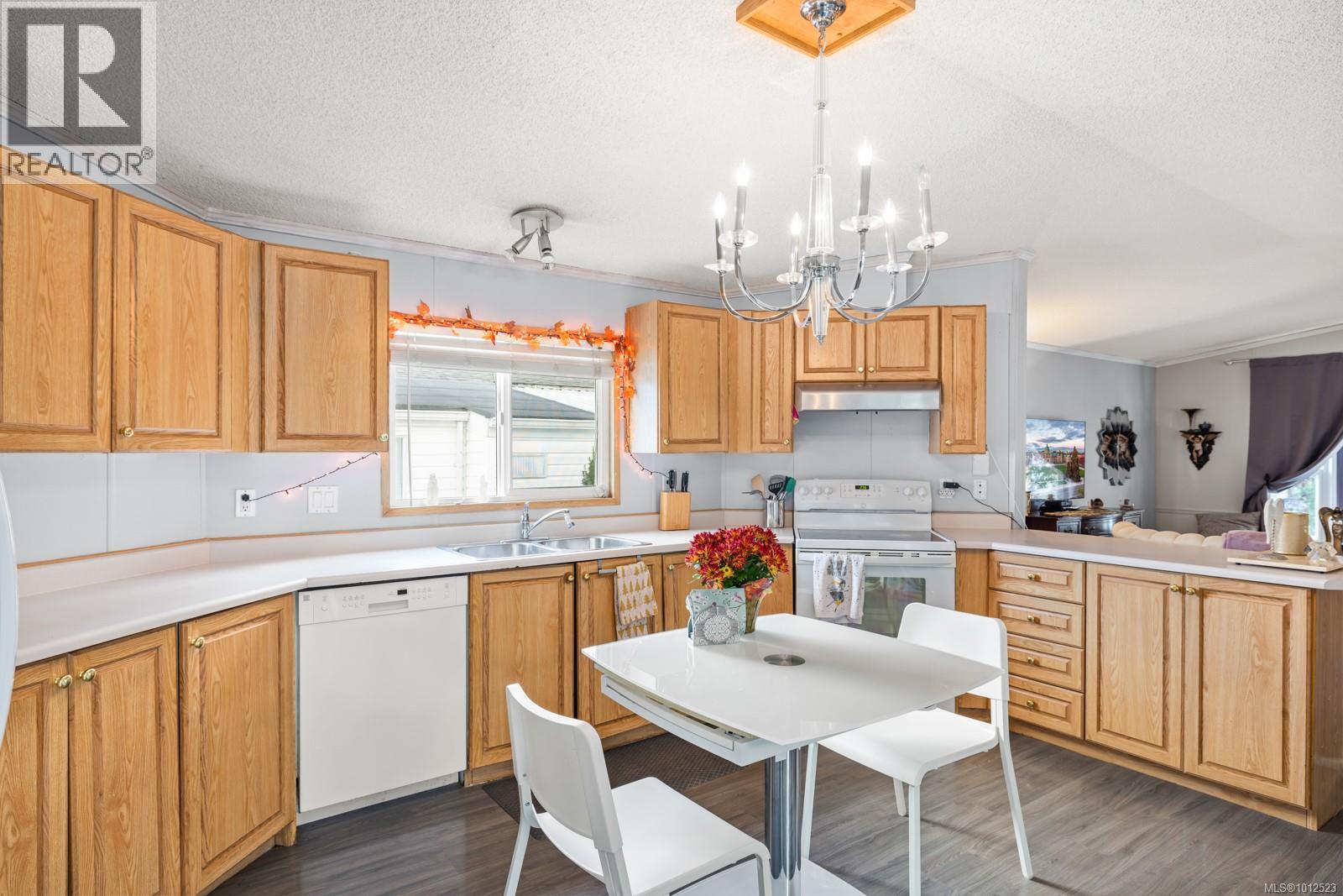 11 7401 Central Saanich Road, Central Saanich