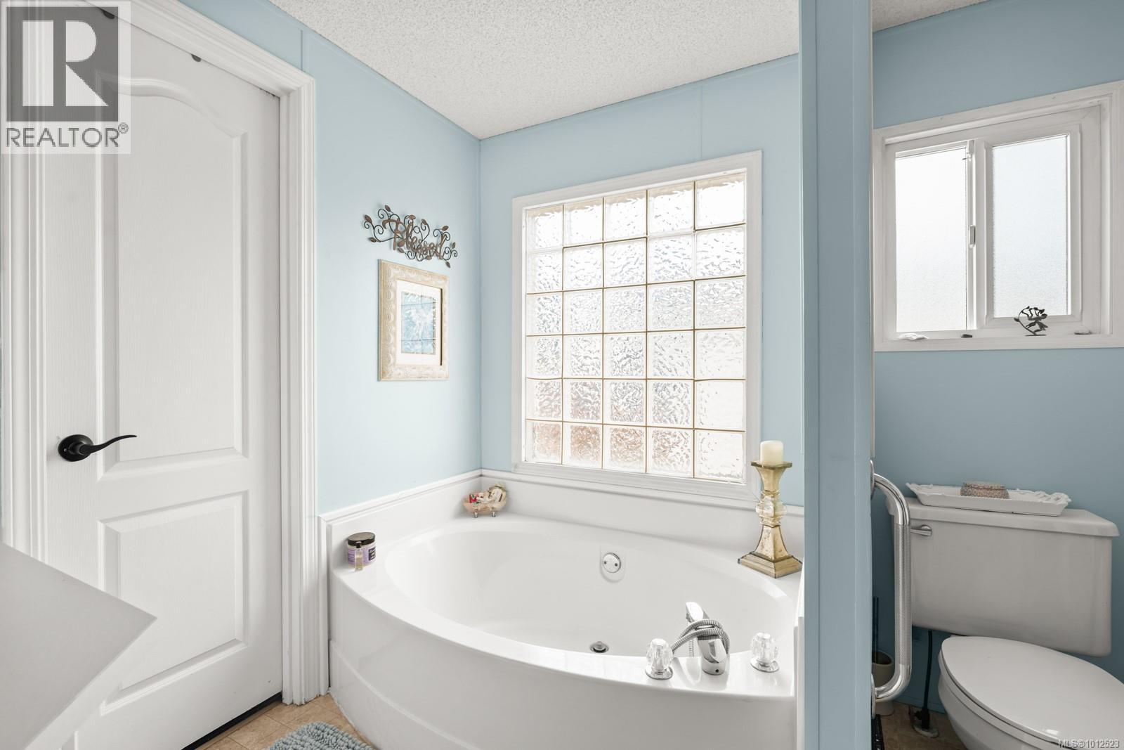 11 7401 Central Saanich Road, Central Saanich