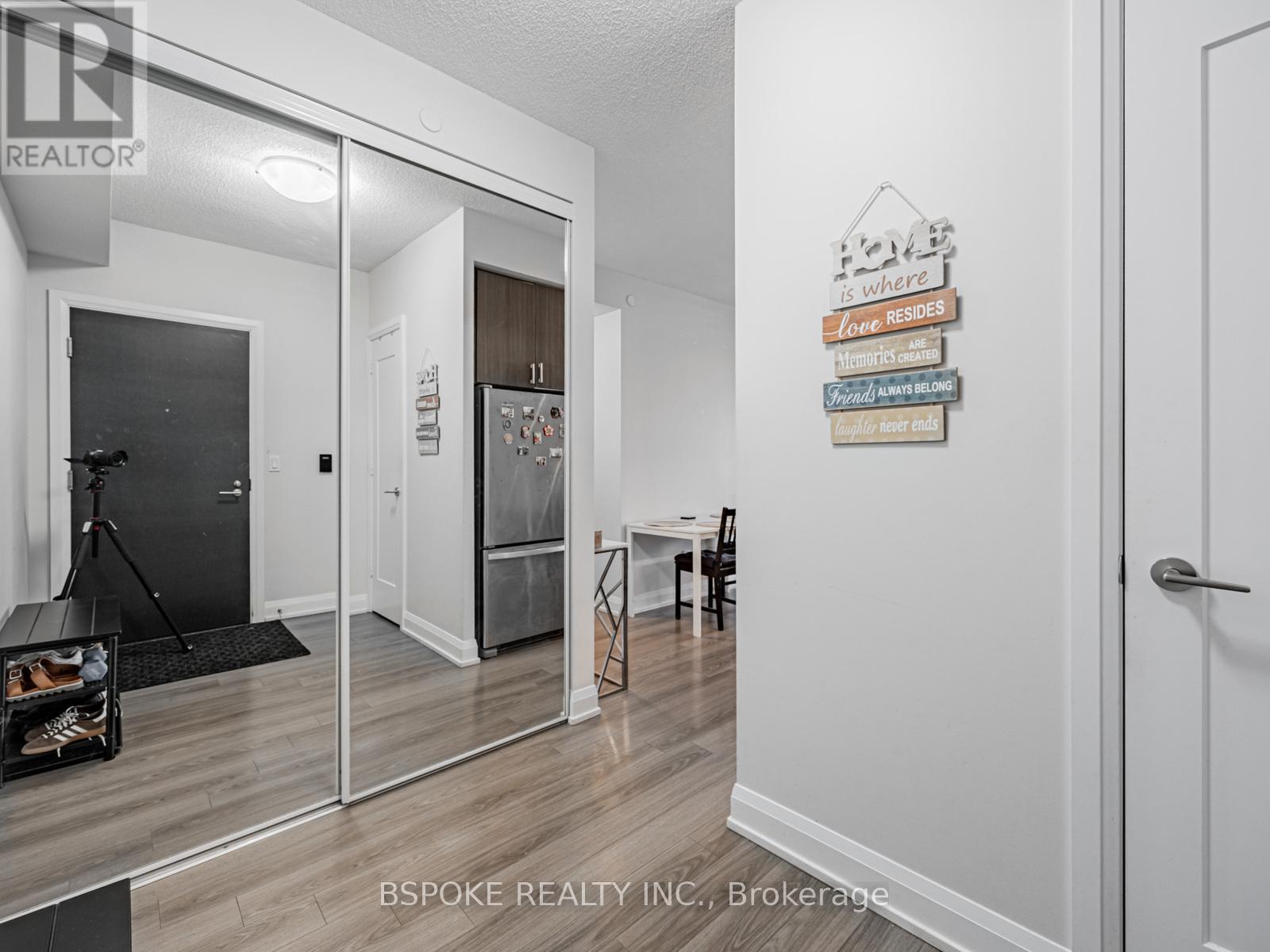 Photo 4 of 1701 18 Graydon Hall Drive, Toronto ON