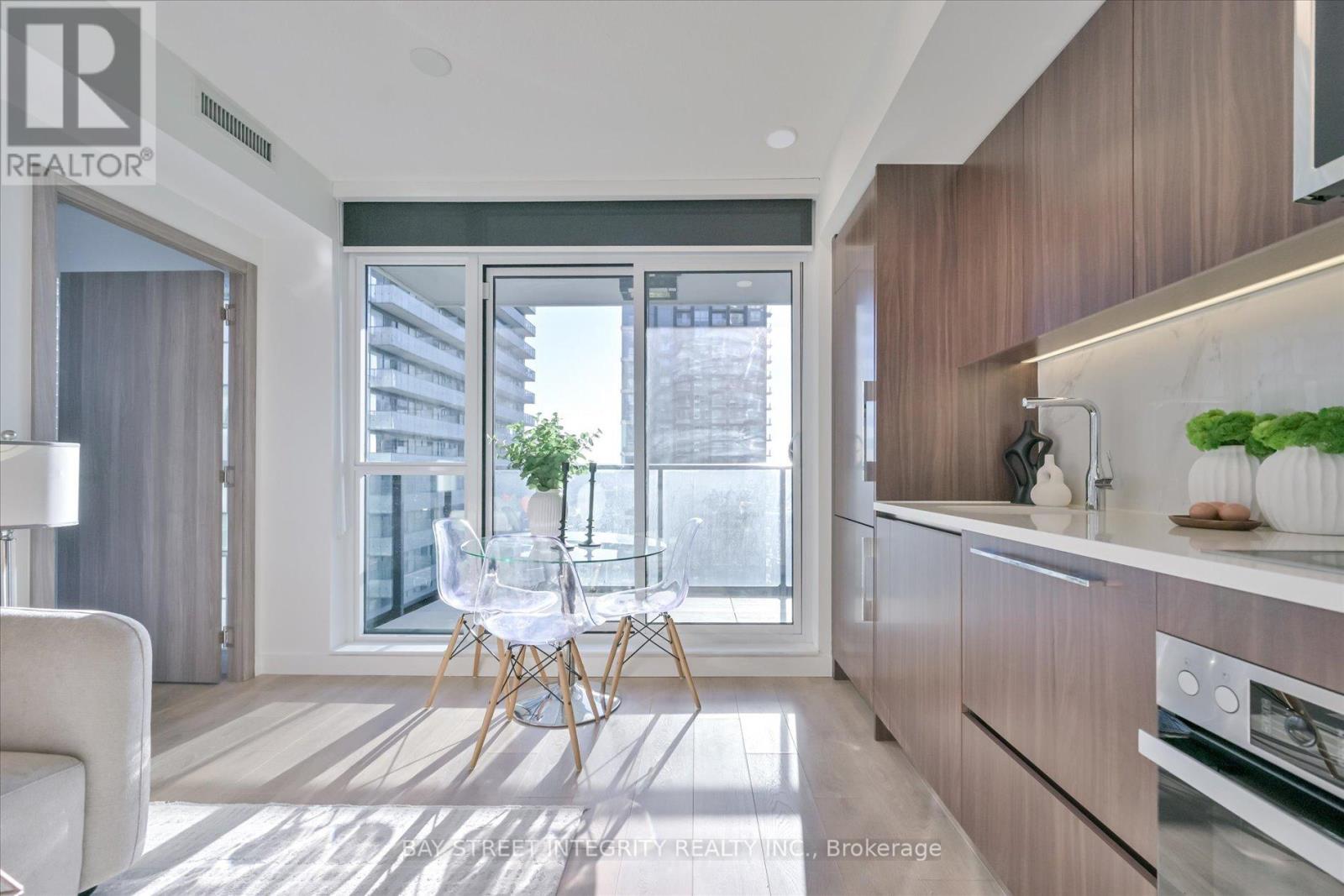 Photo 10 of 3507 38 Widmer Street, Toronto ON