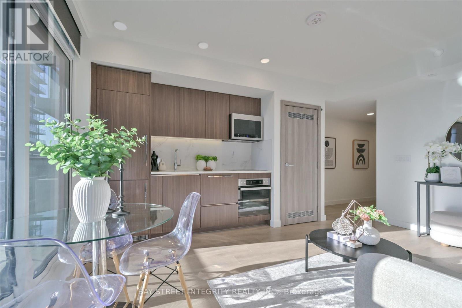 Photo 12 of 3507 38 Widmer Street, Toronto ON