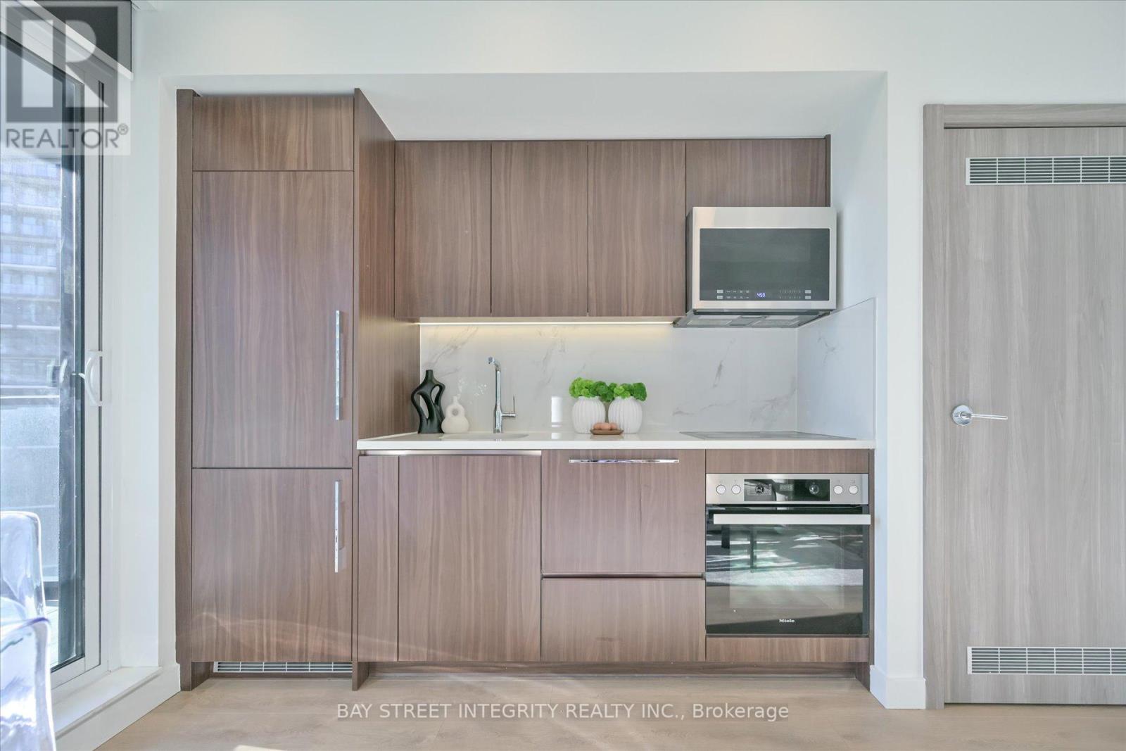 Photo 13 of 3507 38 Widmer Street, Toronto ON
