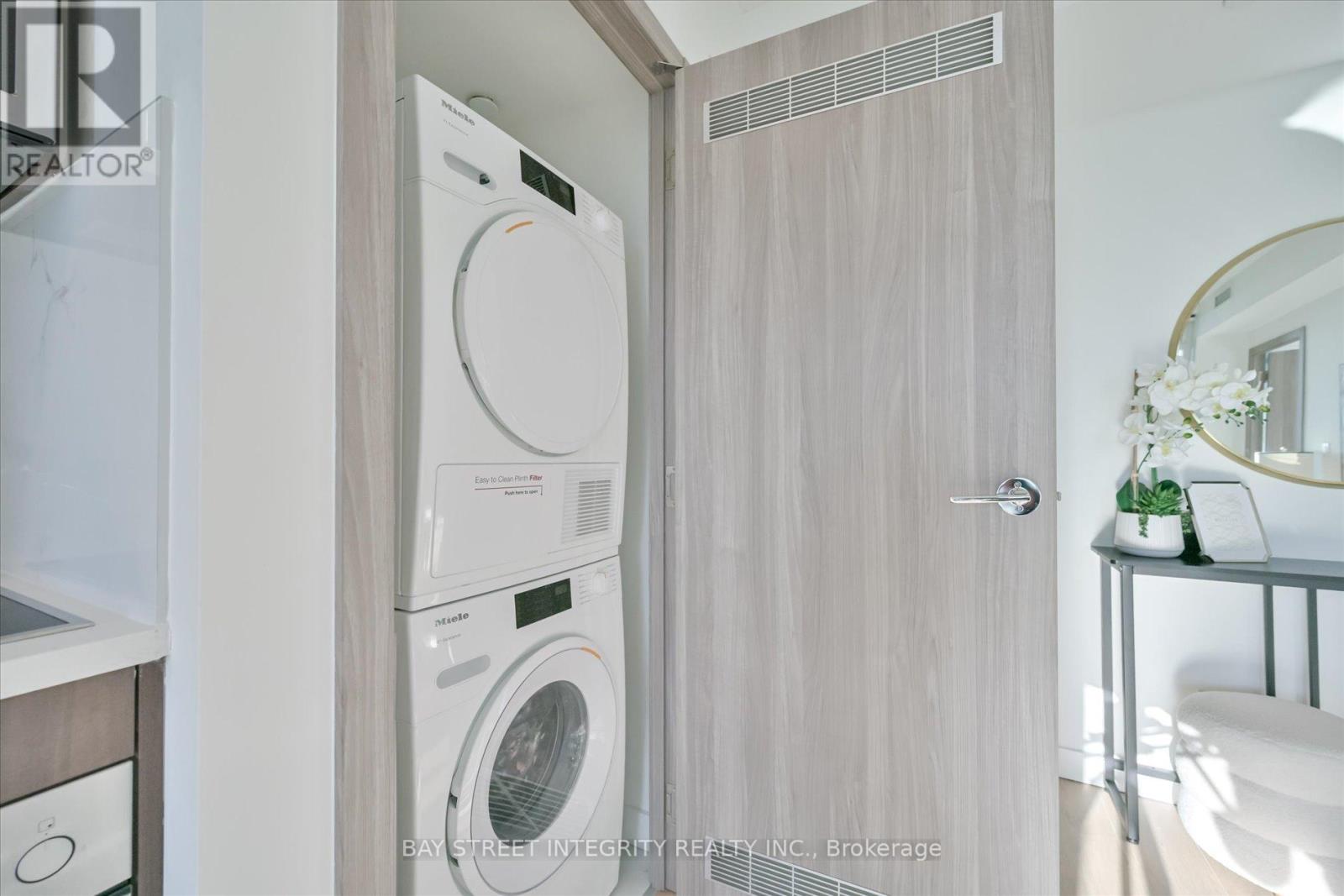 Photo 26 of 3507 38 Widmer Street, Toronto ON