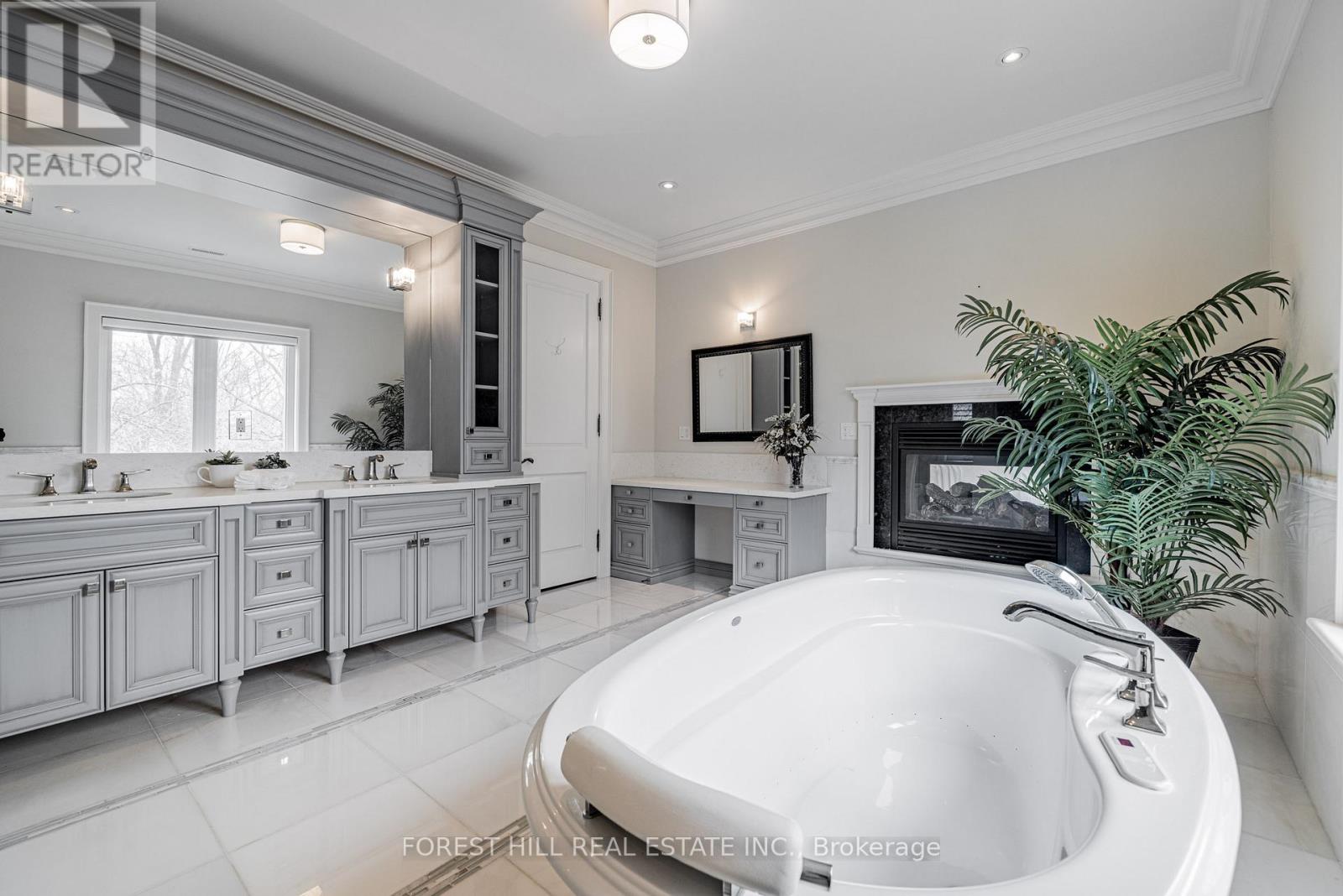 Photo 34 of 60 Hawksbury Drive, Toronto ON