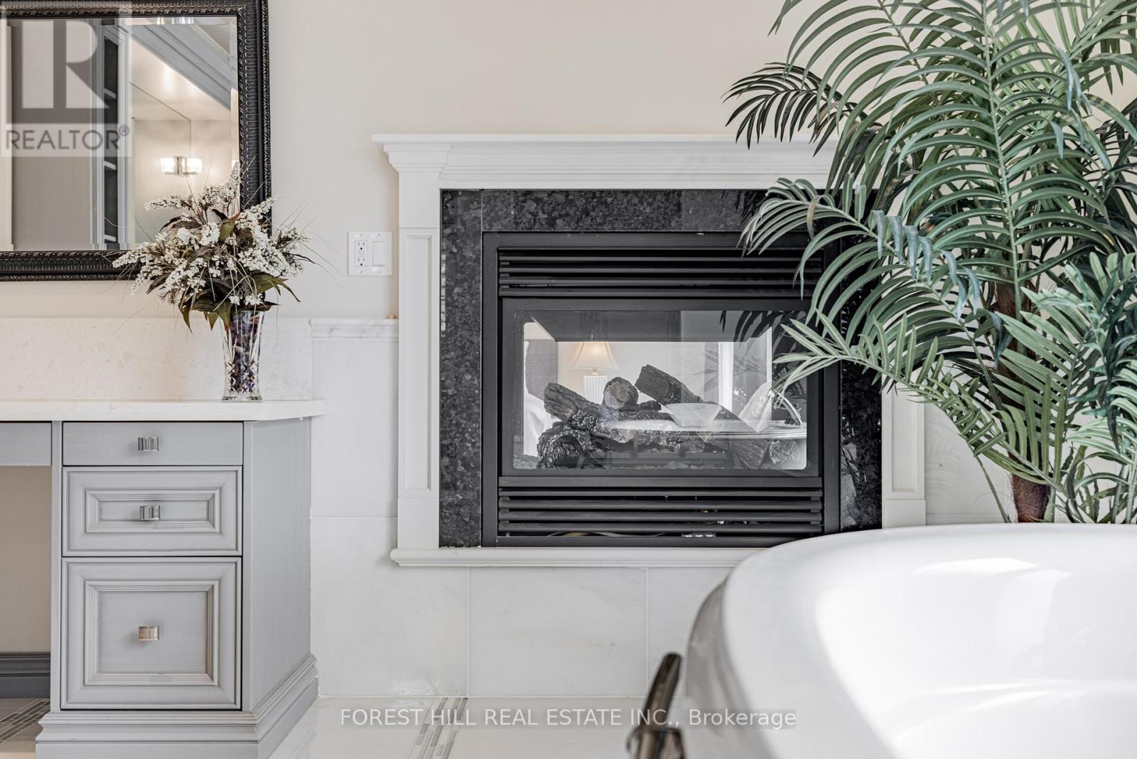 Photo 35 of 60 Hawksbury Drive, Toronto ON