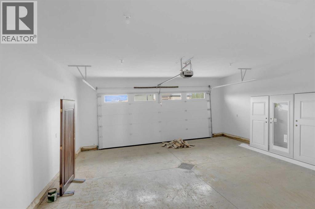 Single Family House Bungalow for Sale in  Everson Close Evergreen Red Deer 