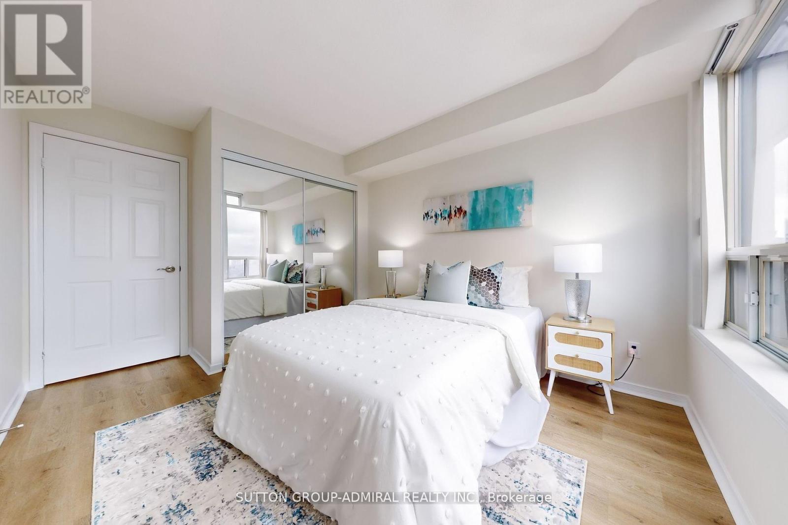 Photo 20 of 2005 8 Hillcrest Avenue, Toronto ON